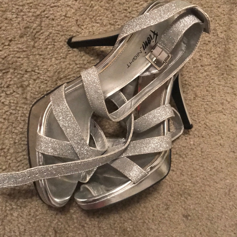 Fiomo Night sparkly silver heels